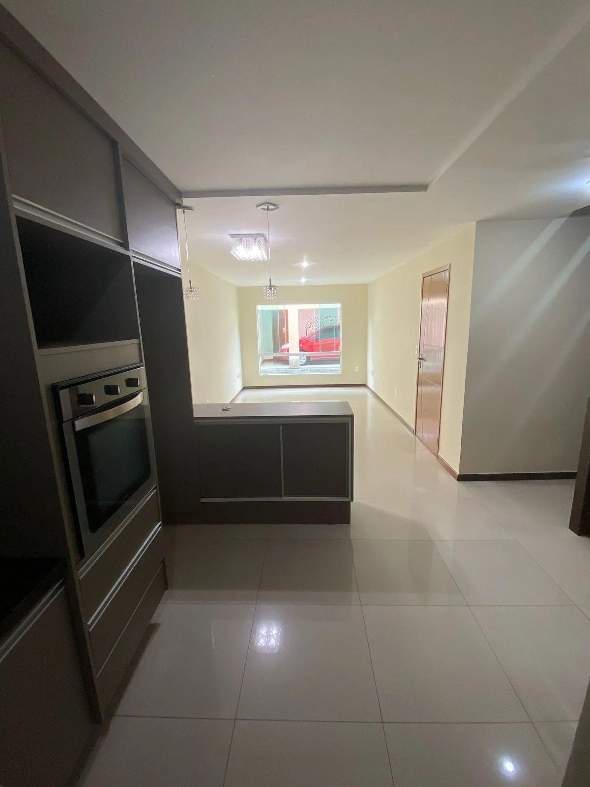  - Casa à venda em Niterói, Itaipu, com 4 quartos, 120m²