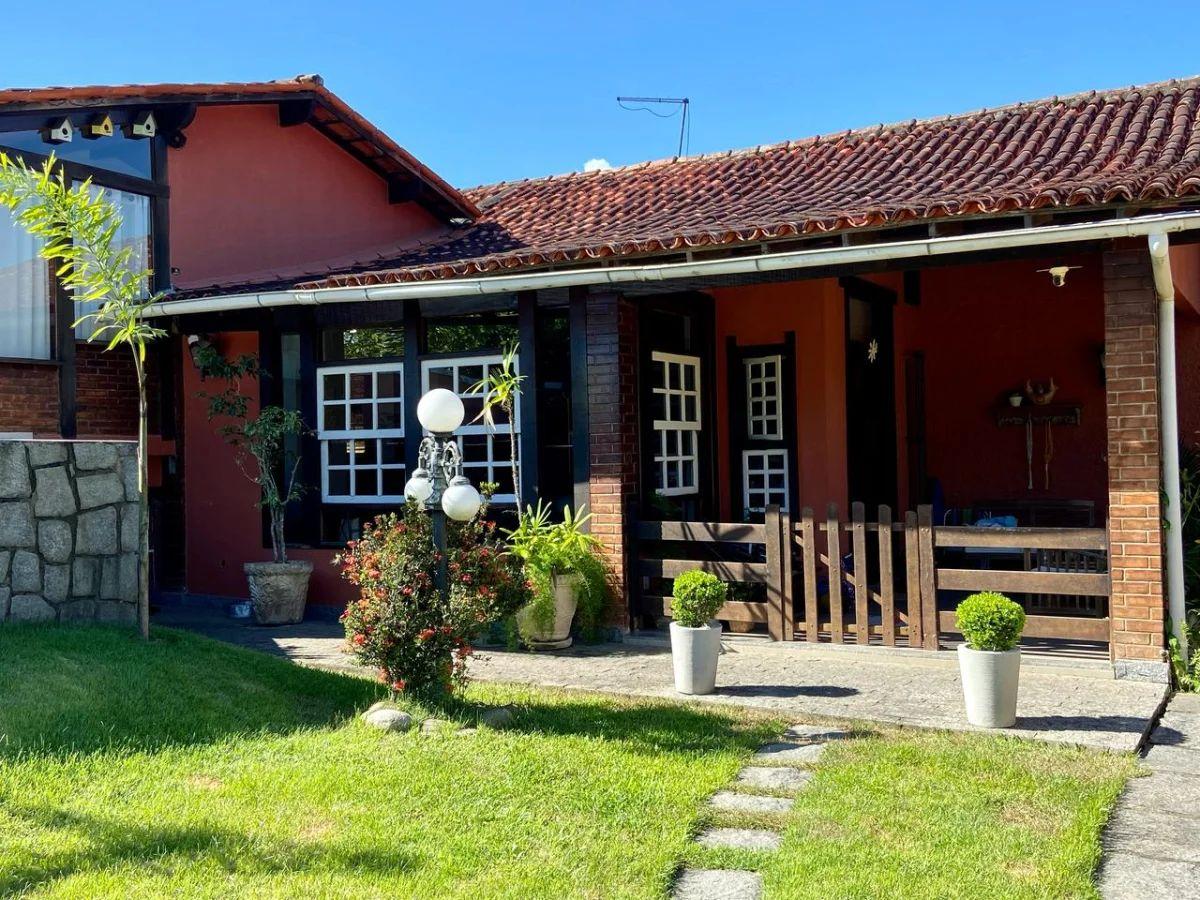 Casa à venda com 3 quartos, 350m² - Mata Paca,Niterói