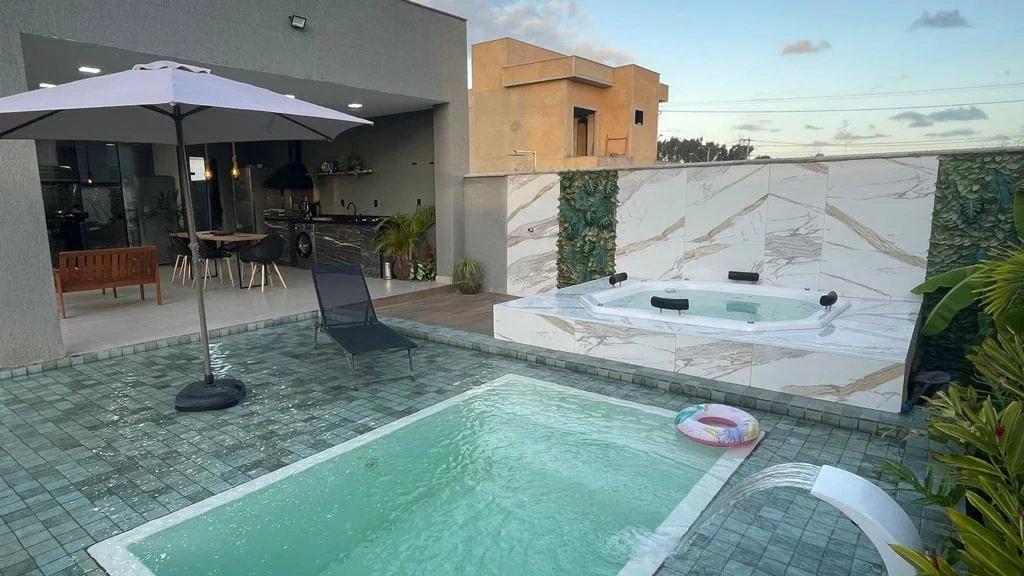 Casa de condomínio à venda com 3 quartos, 170m² - Cajueiros (Itaipuaçu),