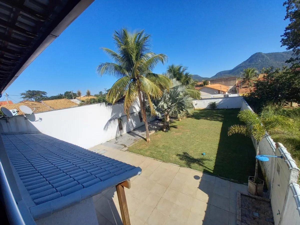 Casa à venda com 3 quartos, 217m² - Praia de Itaipuaçu (Itaipuaçu),