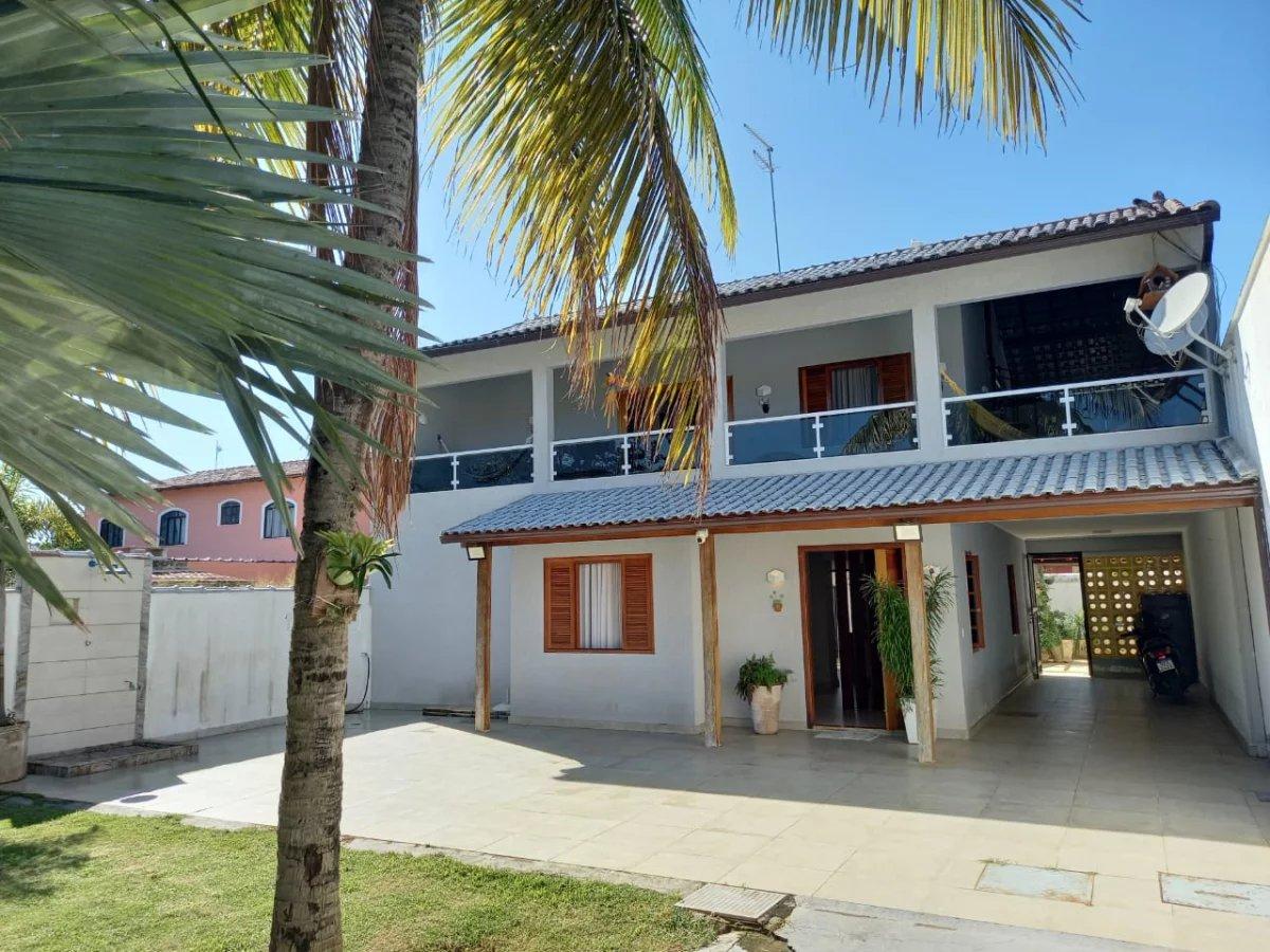 Casa à venda com 3 quartos, 217m² - Praia de Itaipuaçu (Itaipuaçu),