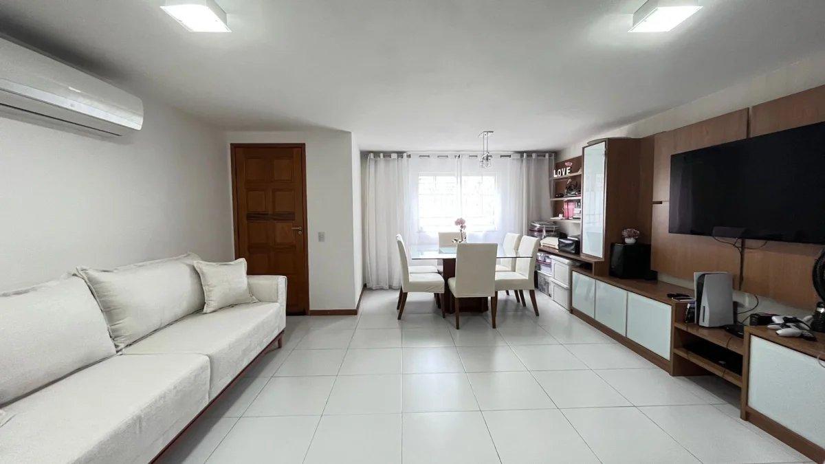  - Casa com 3 quartos, 300m², à venda em Niterói, Serra Grande