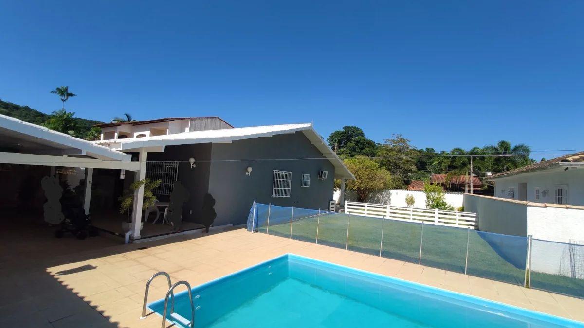 Casa à venda com 3 quartos, 260m² - Várzea das Moças,