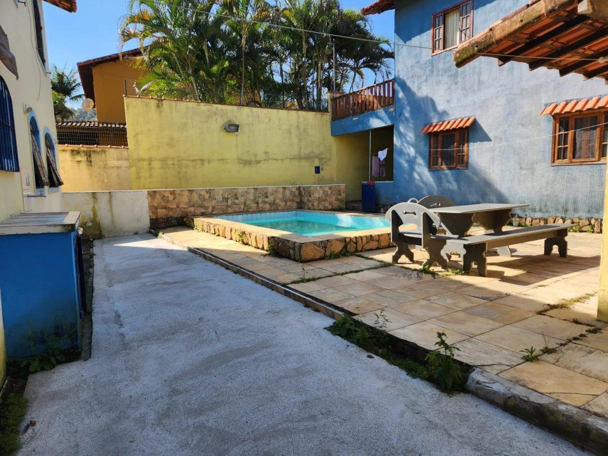 Casa à venda com 4 quartos, 240m² - Jacaroá,Maricá