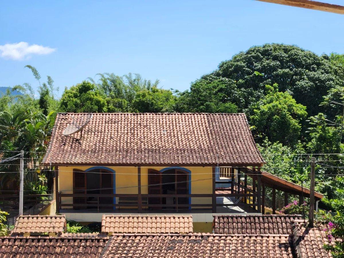 Casa à venda com 4 quartos, 240m² - Jacaroá,Maricá