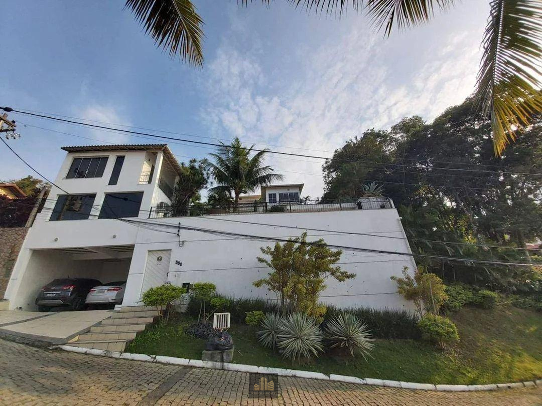 Casa à venda com 4 quartos, 550m² - Badu,