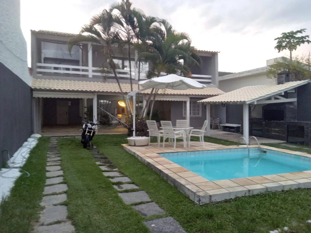 Casa à venda com 4 quartos, 250m² - Piratininga,Niterói