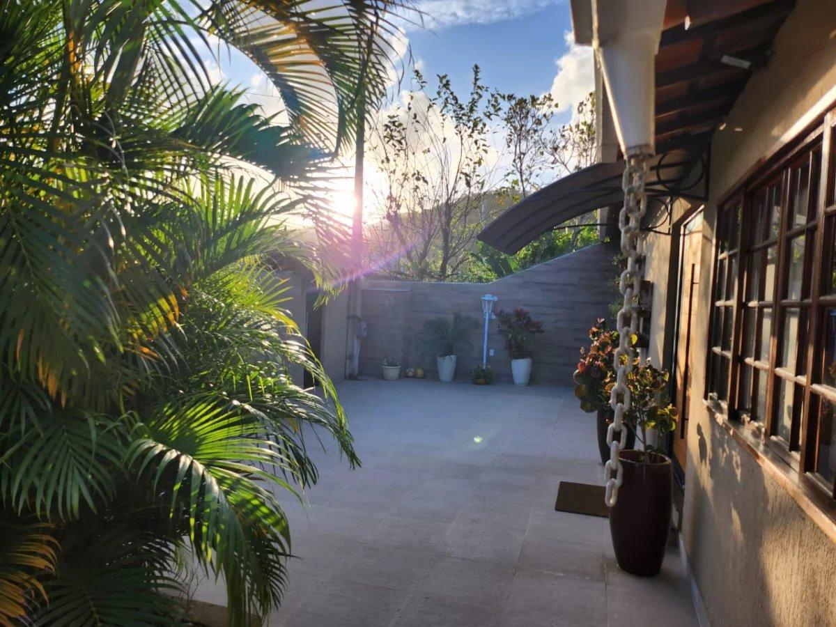  - Casa com 4 quartos, 450m², à venda em Niterói, Serra Grande
