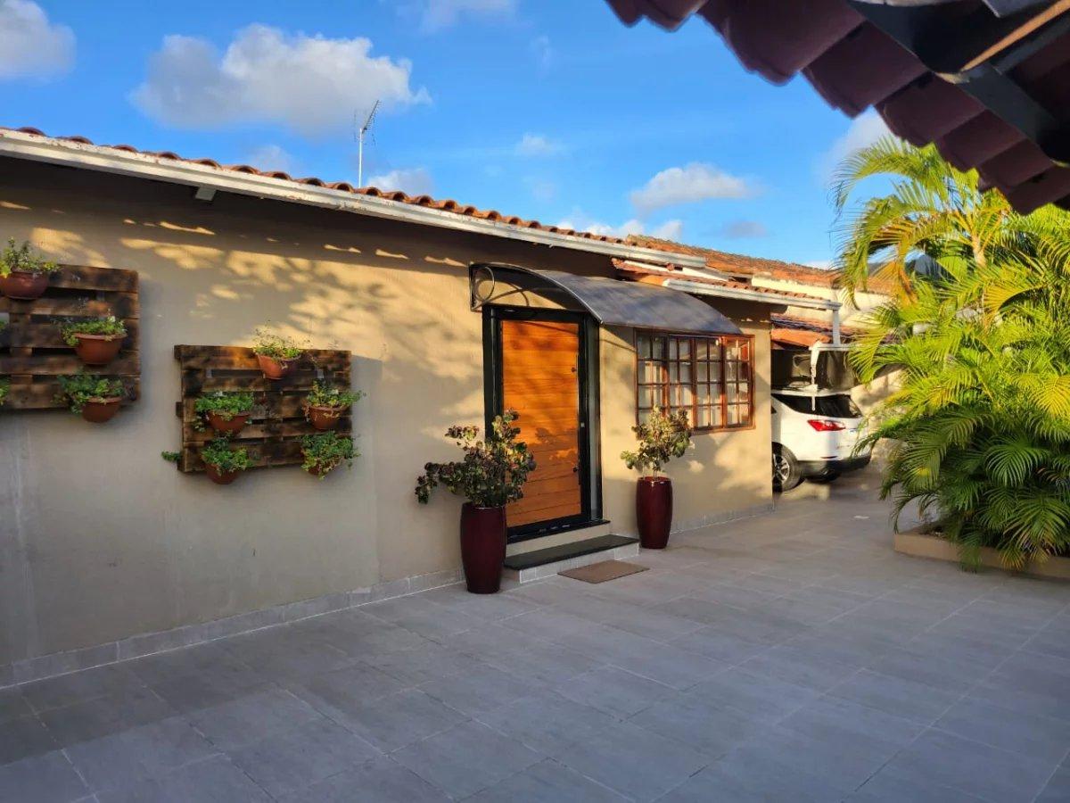 Casa à venda com 4 quartos, 200m² - Serra Grande,Niterói