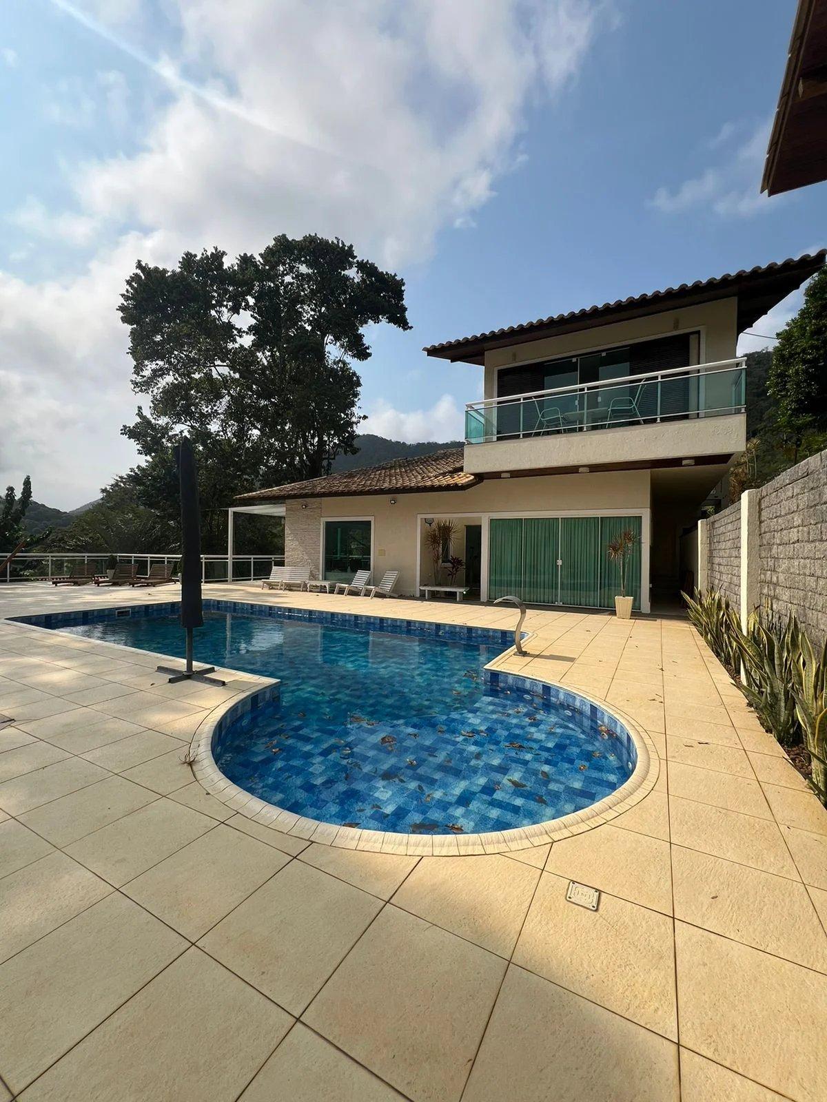 Casa à venda com 6 quartos, 700m² - Engenho do Mato,Niterói