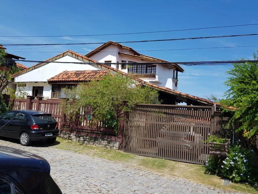 Casa à venda com 7 quartos, 410m² - Camboinhas,