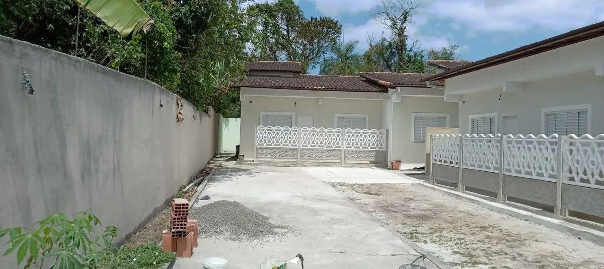  - Casa à venda em Niterói, Sapê, com 2 quartos, 70m²