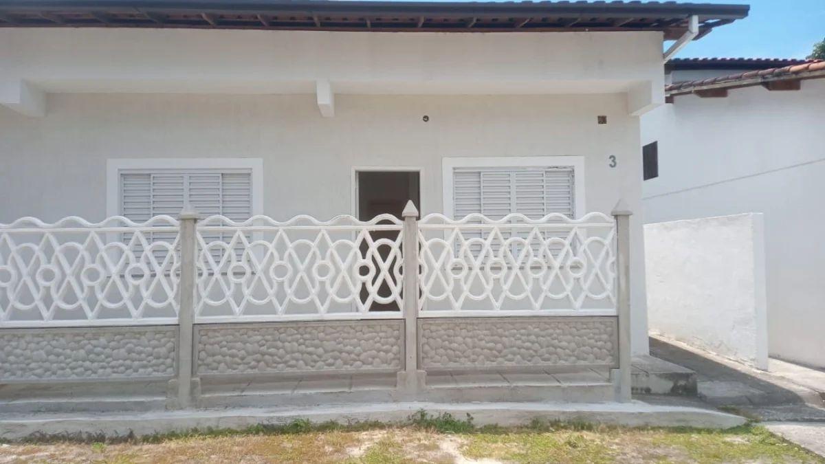  - Casa à venda em Niterói, Sapê, com 2 quartos, 70m²