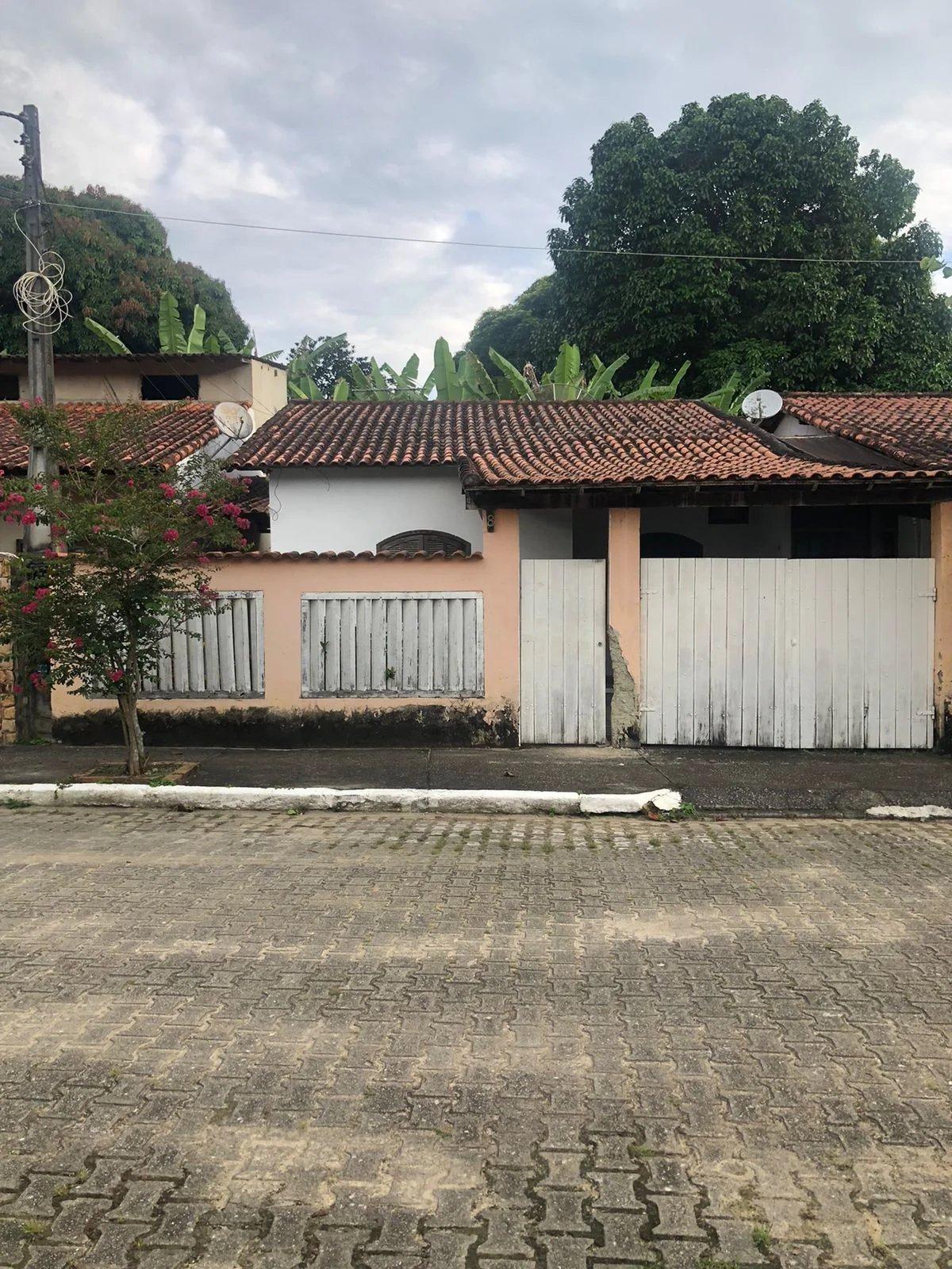 Casa à venda com 2 quartos, 70m² - Várzea das Moças,