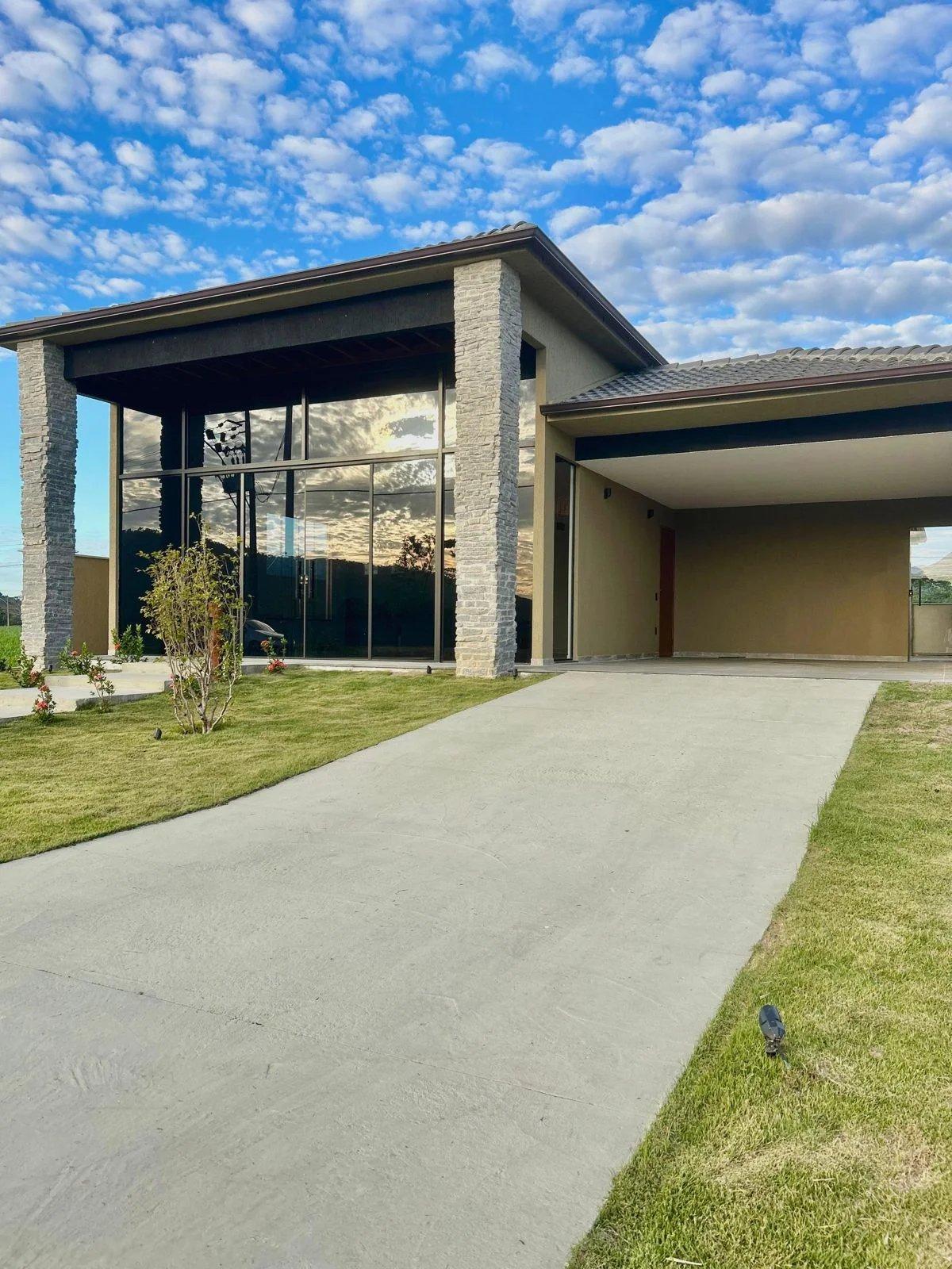  - Casa de condomínio com 3 quartos, 191m², à venda