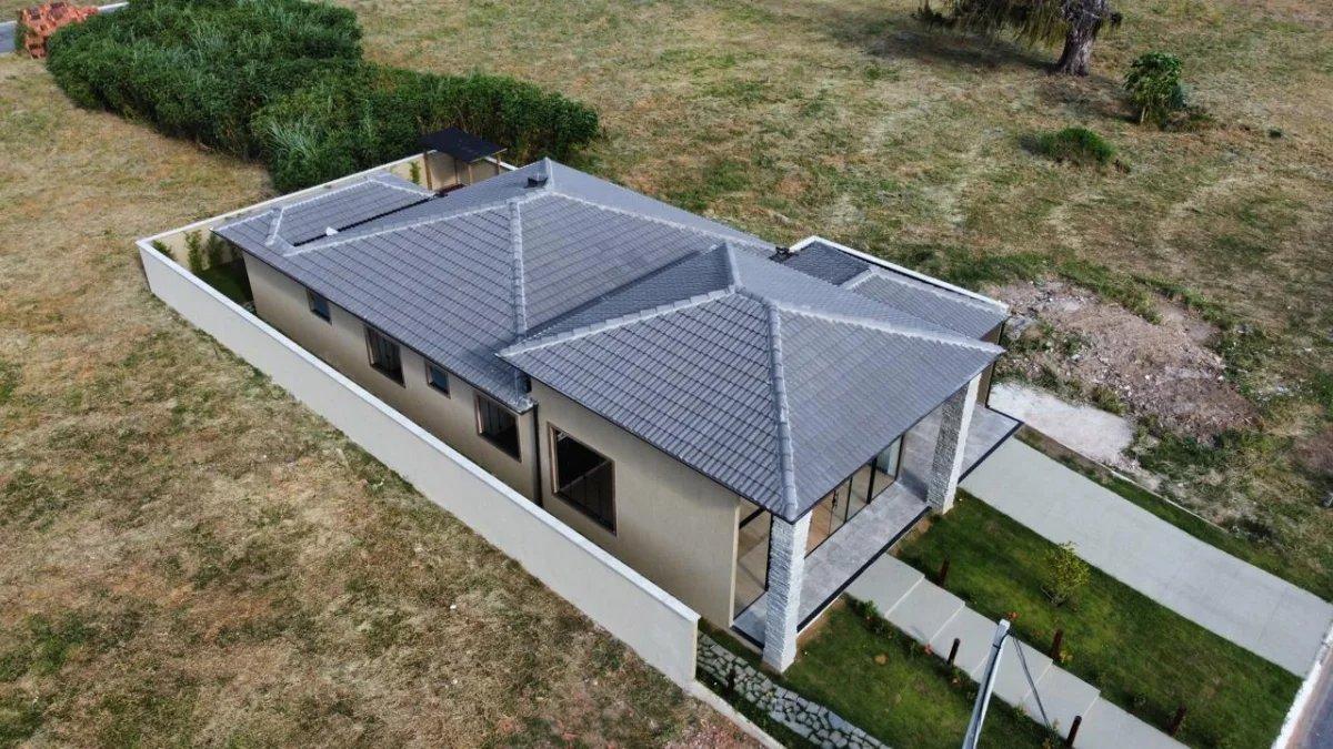  - Casa de condomínio com 3 quartos, 191m², à venda