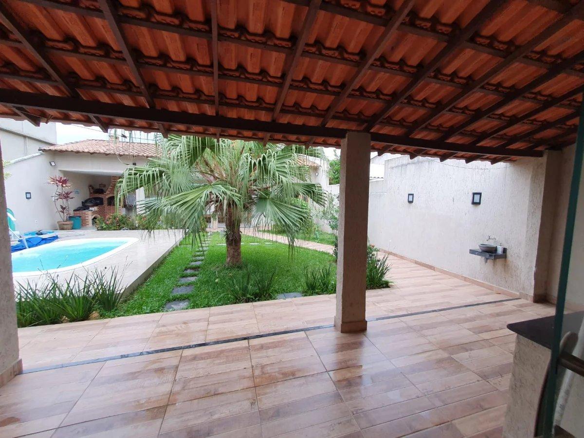 Casa à venda com 3 quartos, 190m² - Inoã (Inoã),