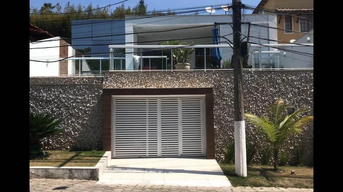Casa à venda com 3 quartos, 220m² - Várzea das Moças,