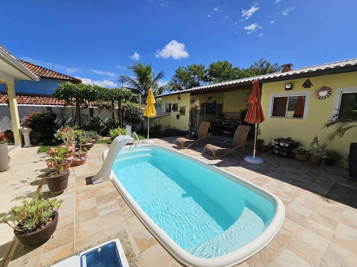  - Casa de condomínio à venda em Maricá, Caxito, com 3 quartos, 125m²