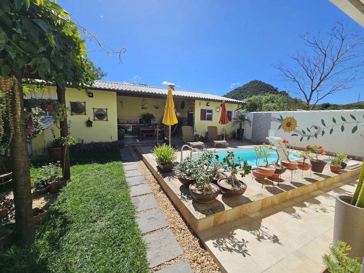  - Casa de condomínio à venda em Maricá, Caxito, com 3 quartos, 125m²