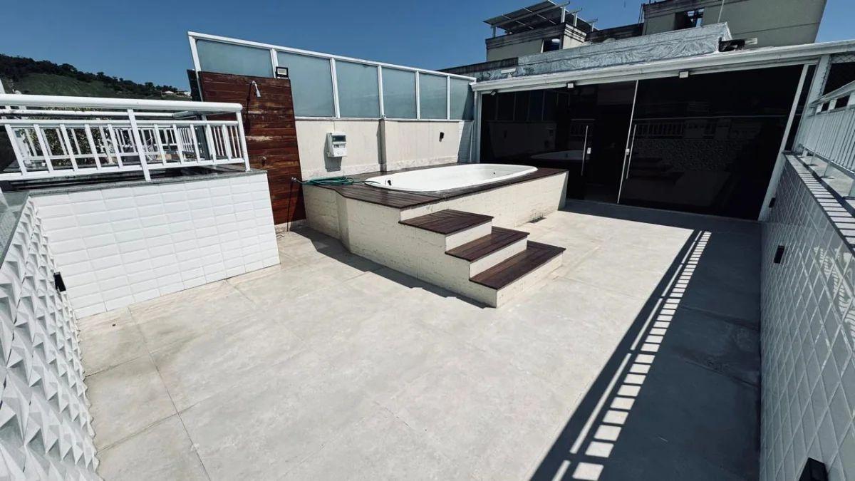  - Cobertura à venda, no Condomínio Ecopark,  em Niterói, Pendotiba, com 3 quartos, 155m²