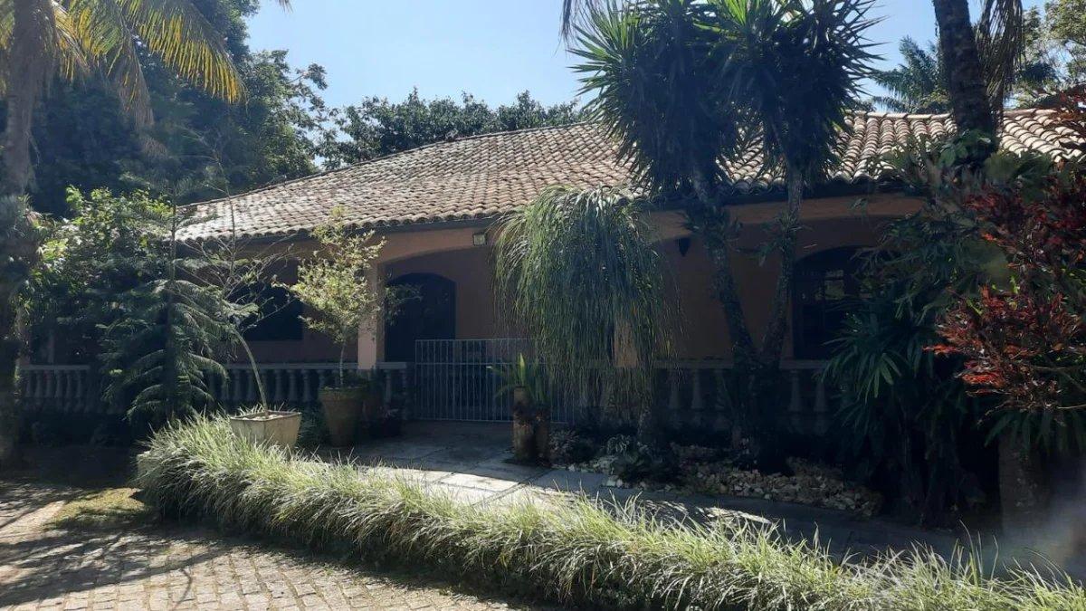  - Sítio com 5 quartos, 400m², à venda em Maricá, Vale da Figueira (Ponta Negra)